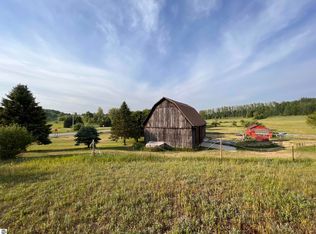 8588 N Manitou Trl, Northport, MI 49670