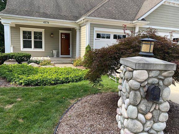 2nd image of 4574 Oak Arbor Dr NE