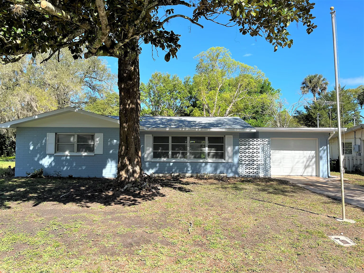 305 Trudgeon Drive - 1 — Photo 1
