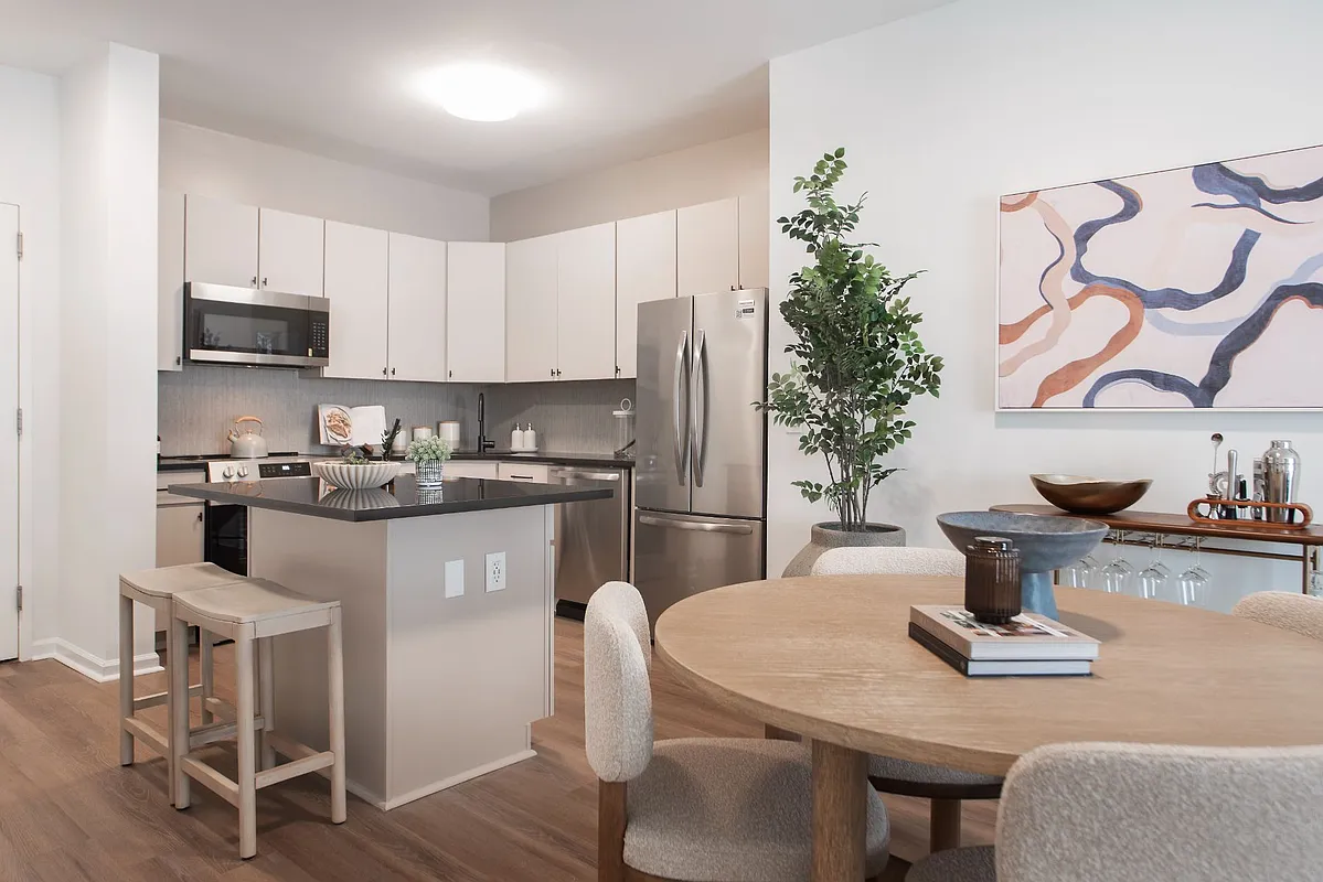 55 Riverwalk Place 552