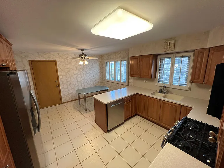 653 N Northwest Hwy #1 — Photo 6