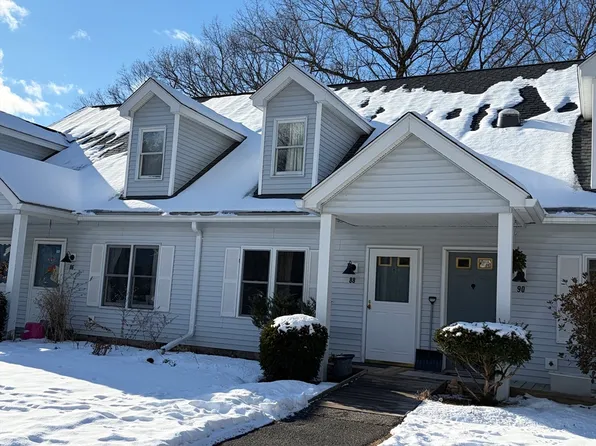 88 Pines Edge Dr, Northampton, MA 01060