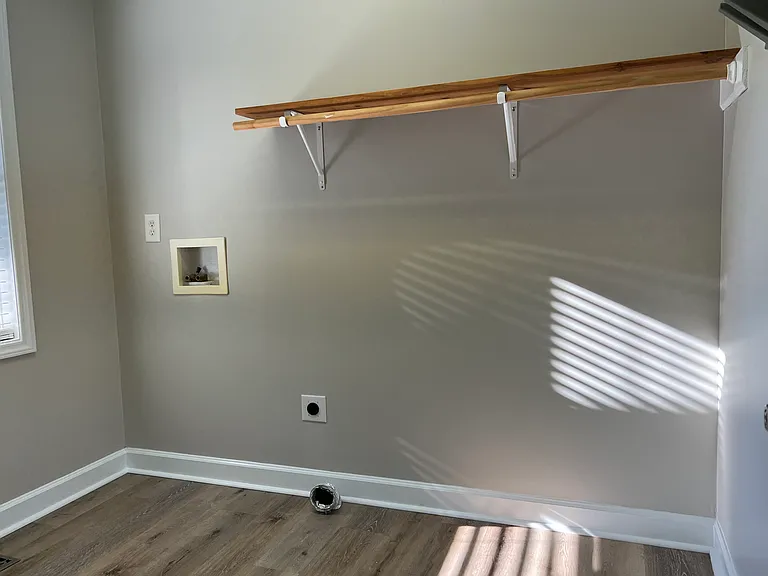247 Palace Dr — Photo 15