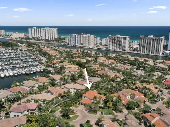 899 Spinnaker Dr W, Hollywood, FL 33019
