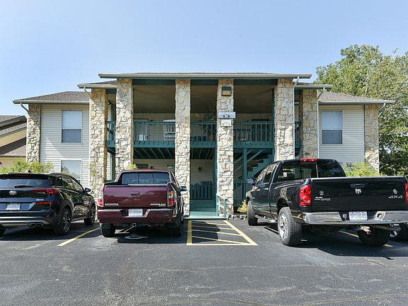 2nd image of 150 The Bluffs #7 BLDG 31