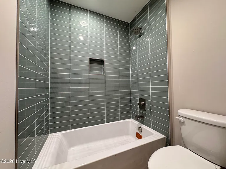 662 Wren Ln — Photo 7