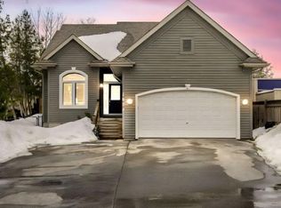 1094 River Rd W, Wasaga Beach, ON L9Z 2W7