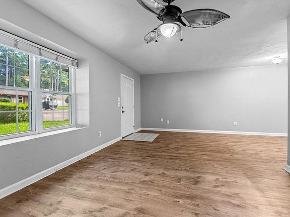 4th image of 2165 Victory Garden Ln