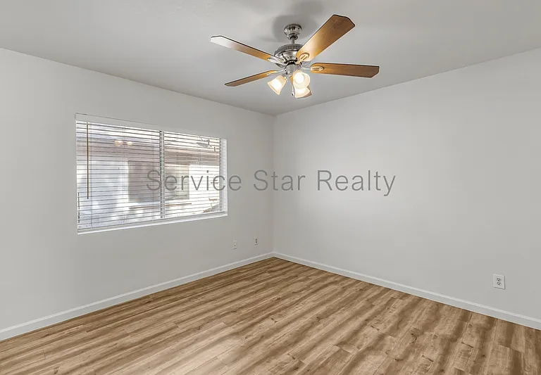 909 W Malibu Dr — Photo 15