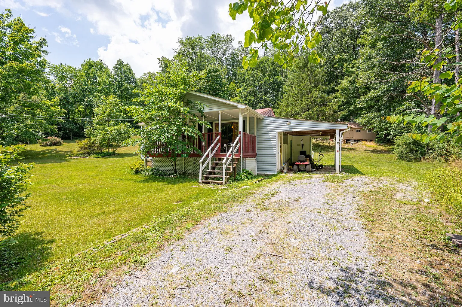 617 Raccoon Dr photo 1