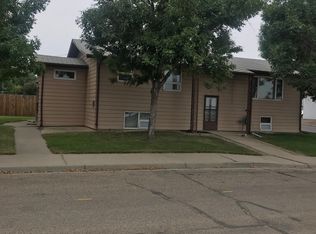 1402 W Broadway, Williston, ND 58801