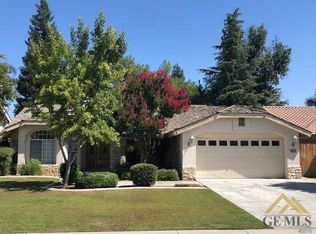9308 Foxglen Ct, Bakersfield, CA 93312
