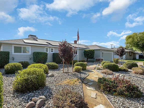 3rd image of 329 Neil Dr