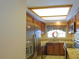 19153 Palo Verde Dr, Apple Valley, CA 92308