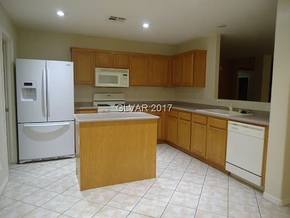 4th image of 584 Siciliano St #0