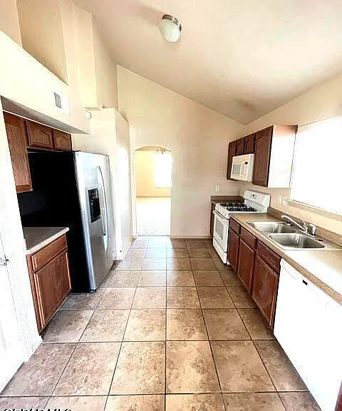 4001 Hueco Valley Dr — Photo 7