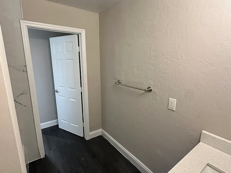 3763 NW 4th Ave #5 — Photo 15