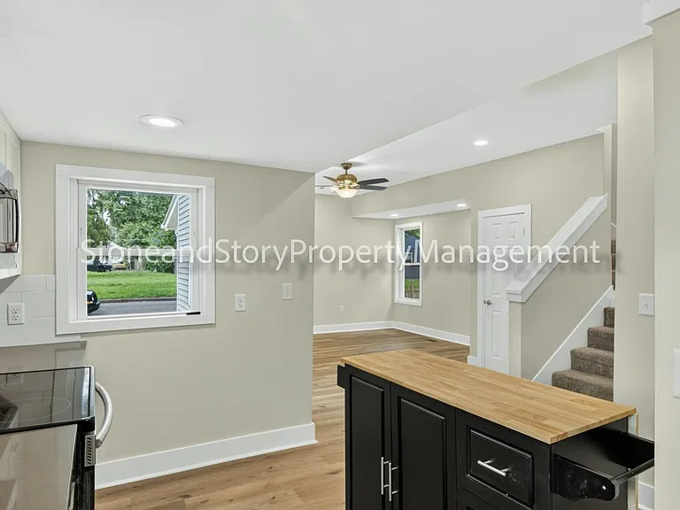 414 NE Grattan St — Photo 11