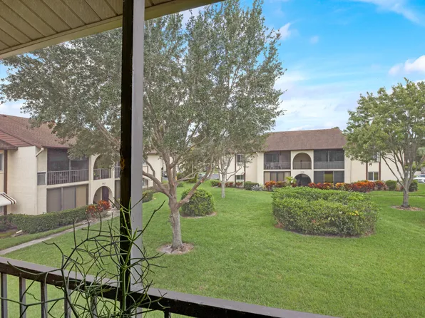 137 Lake Pine Circle #B-2, Greenacres, FL 33463