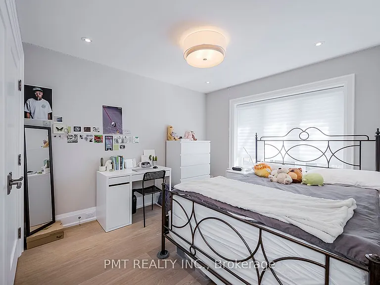50 Thursfield Cres — Photo 31