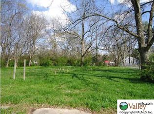 Carlisle St, Albertville, AL 35950