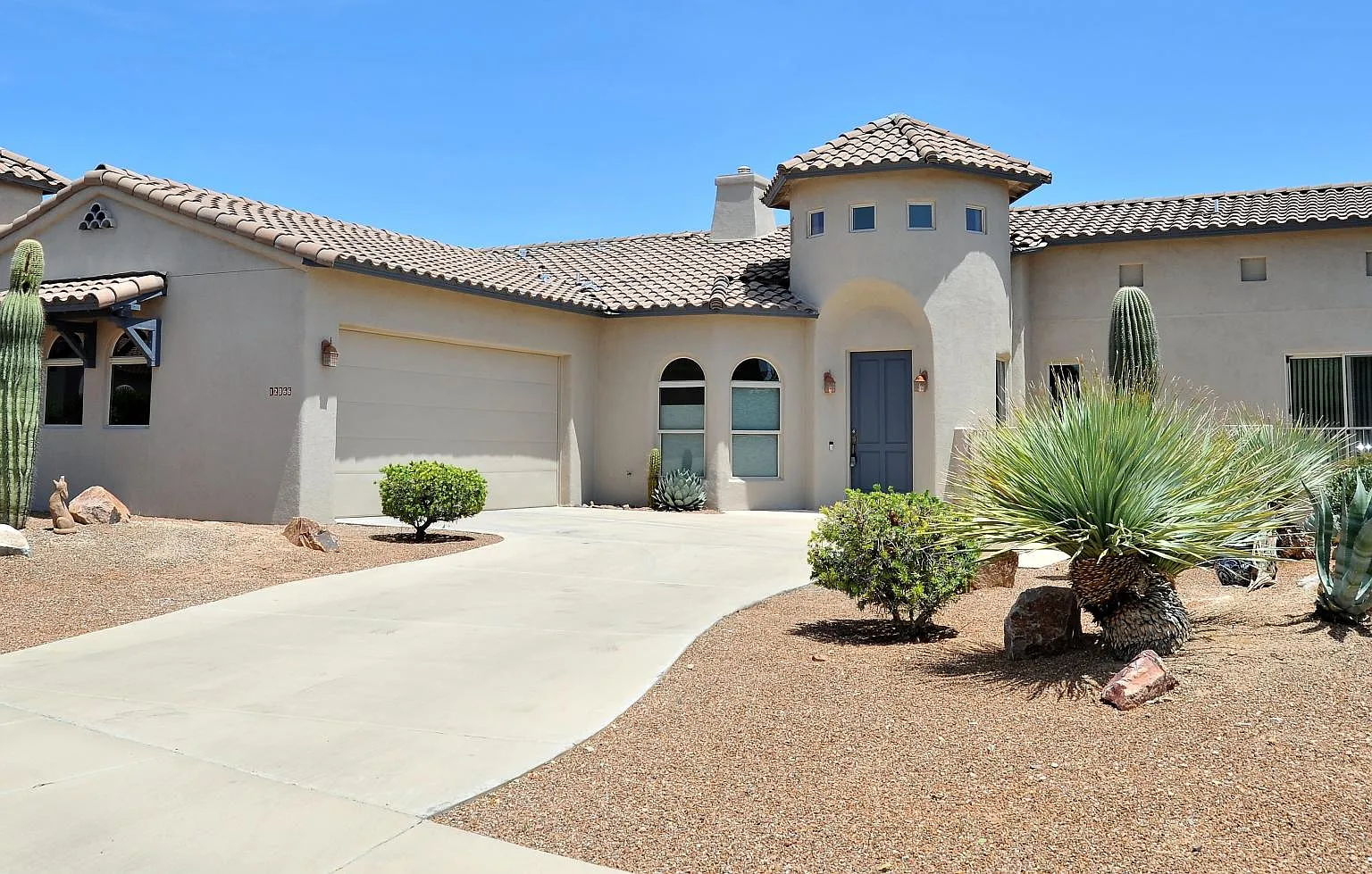 3 bed, 2333 sqft, $3,295 — Photo 1