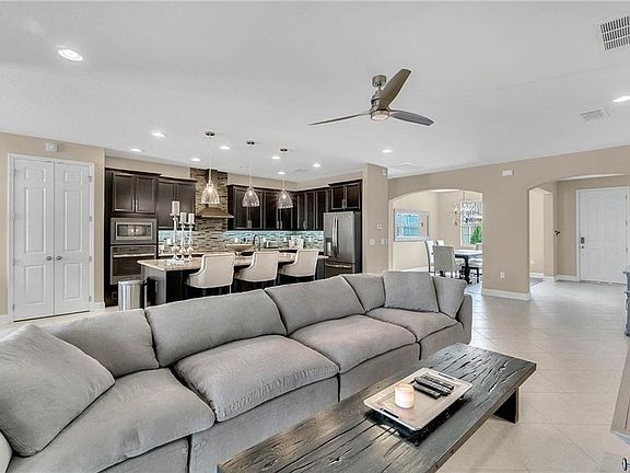 3rd image of 631 Stone Oak Dr