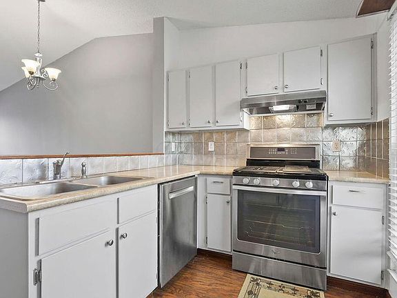 3rd image of 3000 Galen Ct