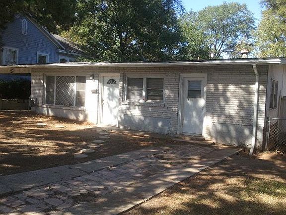 2nd image of 206 Topeka St