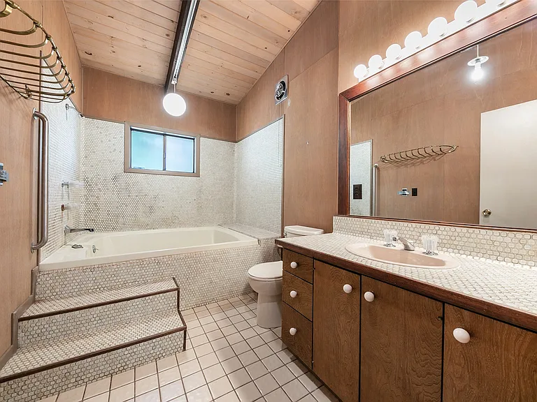 1284 Lanny Ln — Photo 14