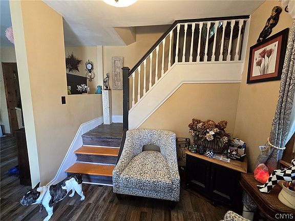 3rd image of 5 Lafayette Pl
