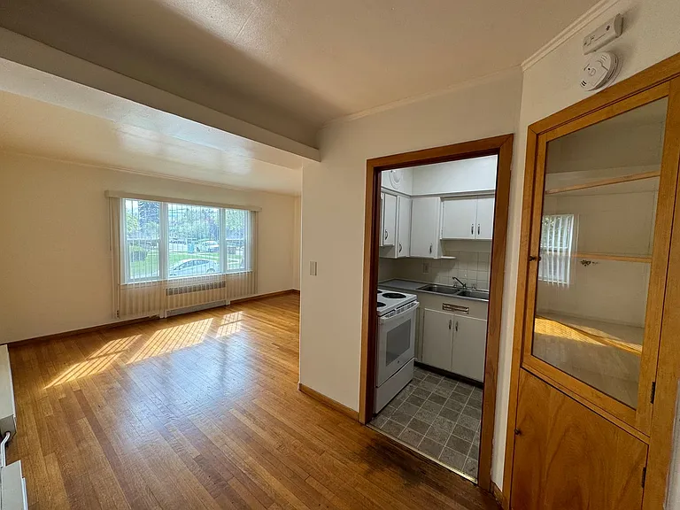 1806 W Pacific Ave — Photo 13