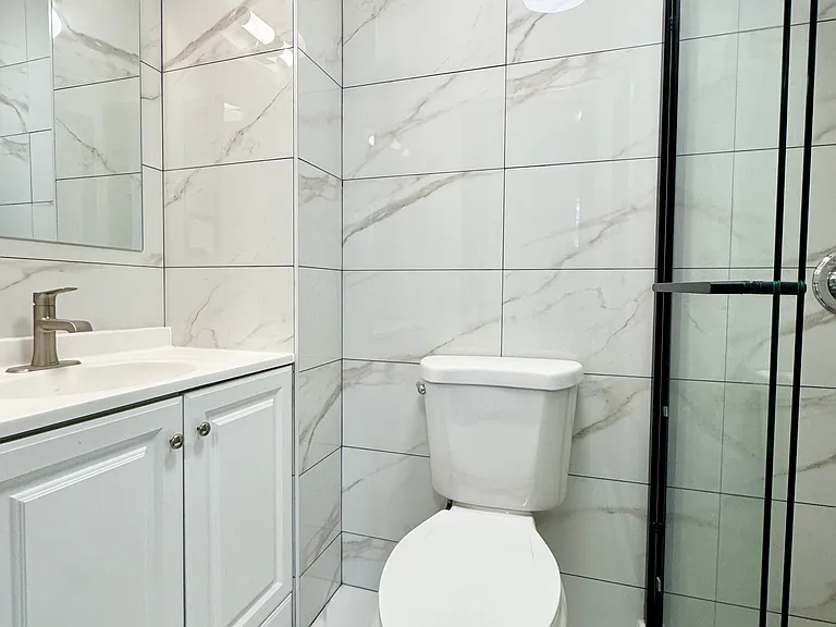 1595 W 9th St #4C — Photo 8