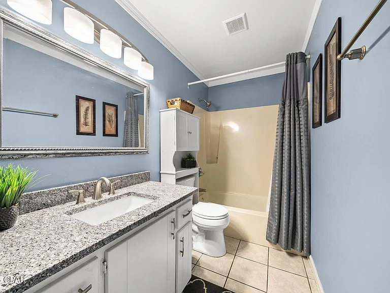 503 Granada Cir #503B — Photo 13