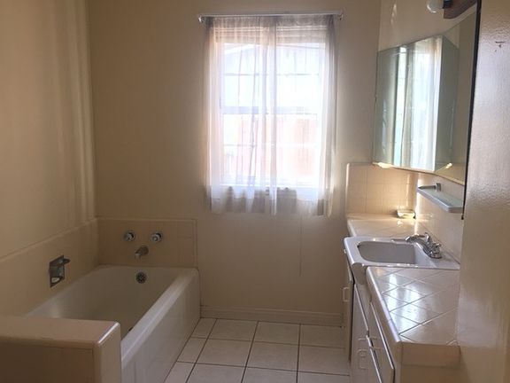 5th image of 2624 S 10th Ave #1