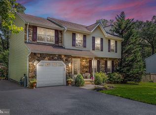 7 Madary Rd, Severna Park, MD 21146