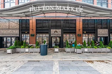 Rented by R New York