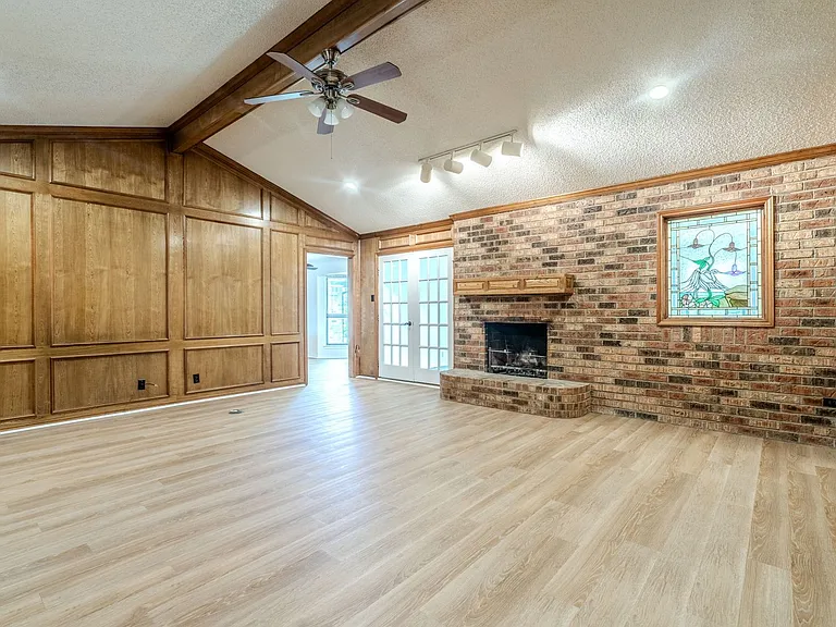 4501 Ridge North Rd — Photo 8