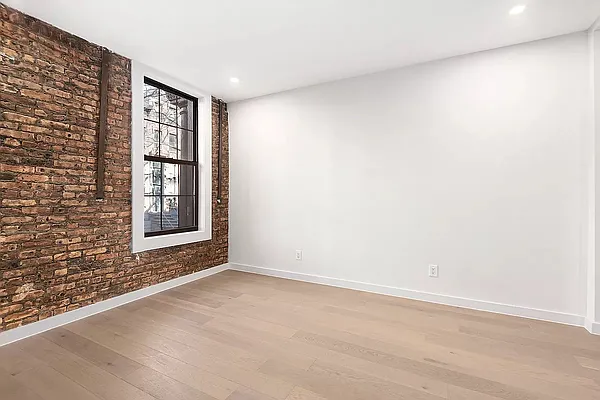 Rented by Camelot Realty Group | media 14