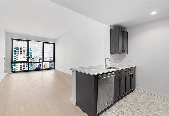 1st image of 21 W End Ave APT 3111