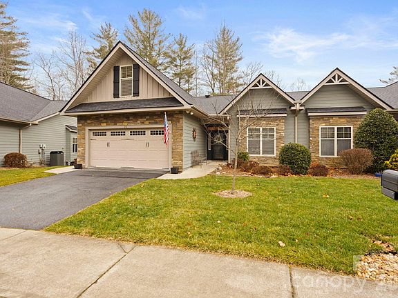 2nd image of 26 Winding Trail Dr