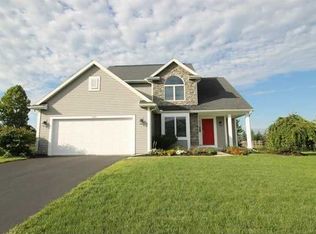10415 Brookside Dr, Perrysburg, OH 43551