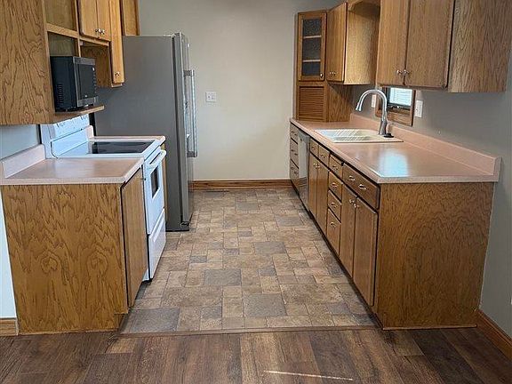 3rd image of 625 18th St