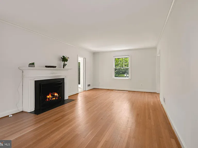 4505 Alton Pl NW — Photo 13