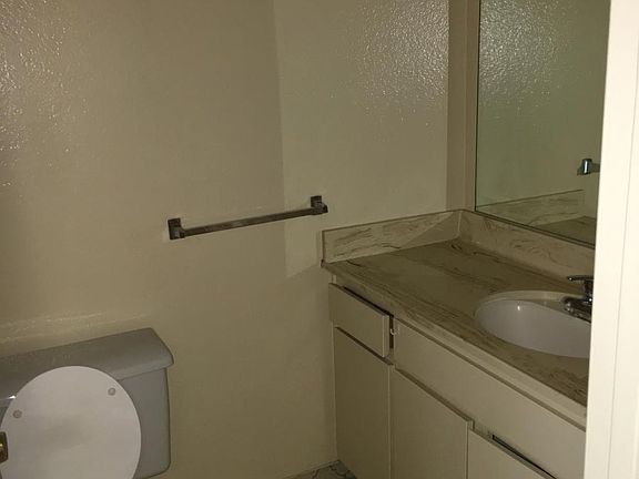 3rd image of 433 N Jackson St APT 306