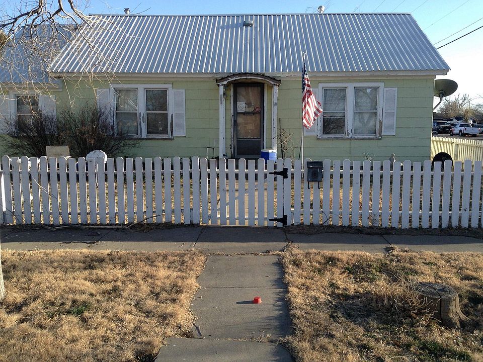 1st image of 700 E Kingsmill Ave