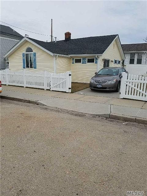 1st image of 705 W Olive St