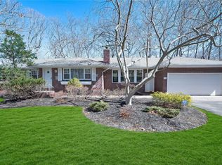 218 Dogwood Dr, Wading River, NY 11792