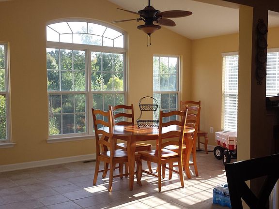 3rd image of 9415 Laurel Oak Dr