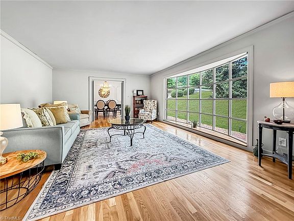 5th image of 1101 Woodland Blvd